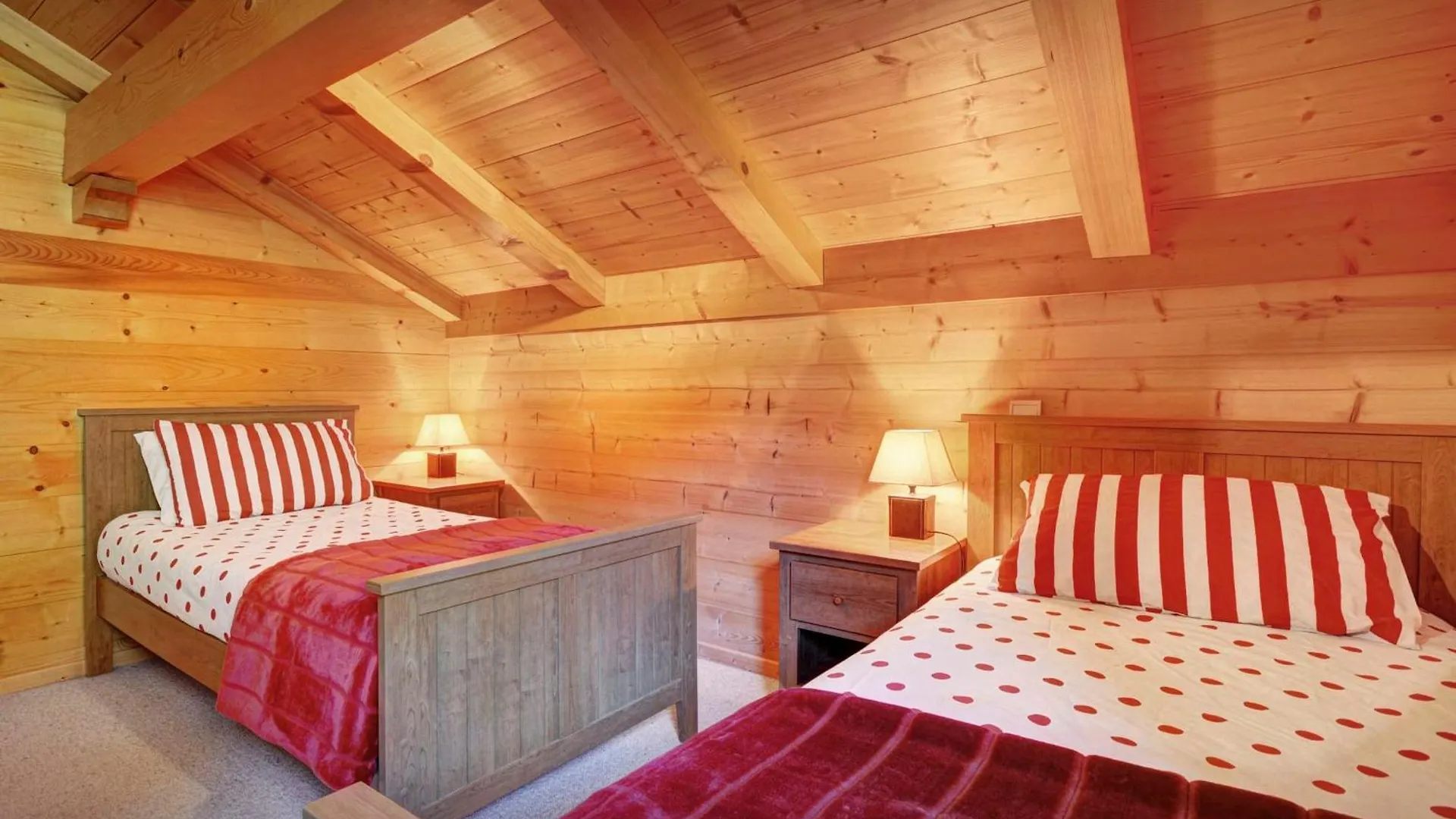 Chalet Des Enfants La Clusaz - Ovo Network